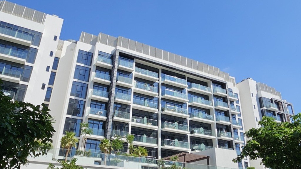 Azizi Riviera 14