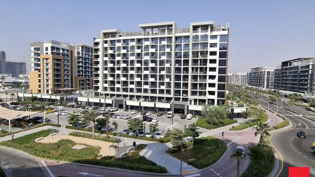 Azizi Riviera 1