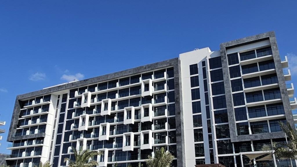 Azizi Riviera 3