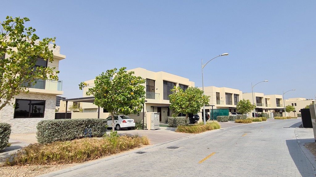 Damac Hills – The Turf