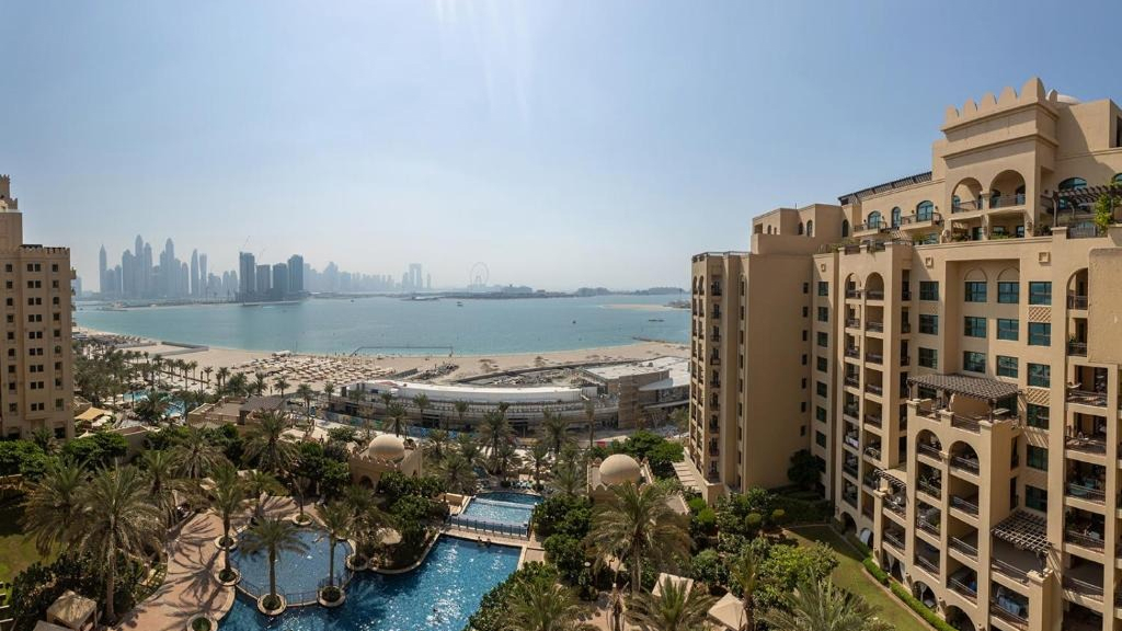 Fairmont Palm Residence