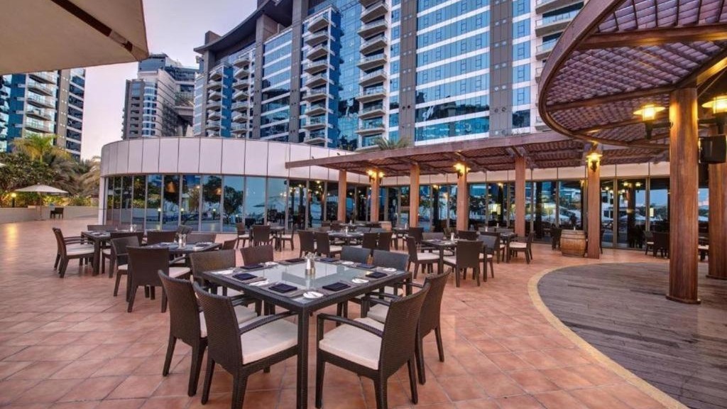 Oceana Hotel And Apartments