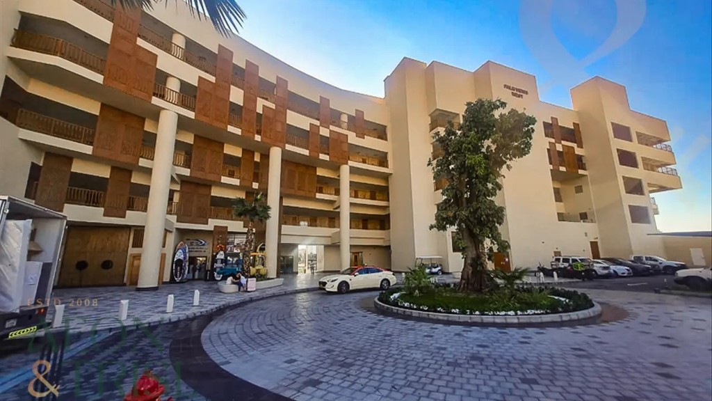 Palm Views – West