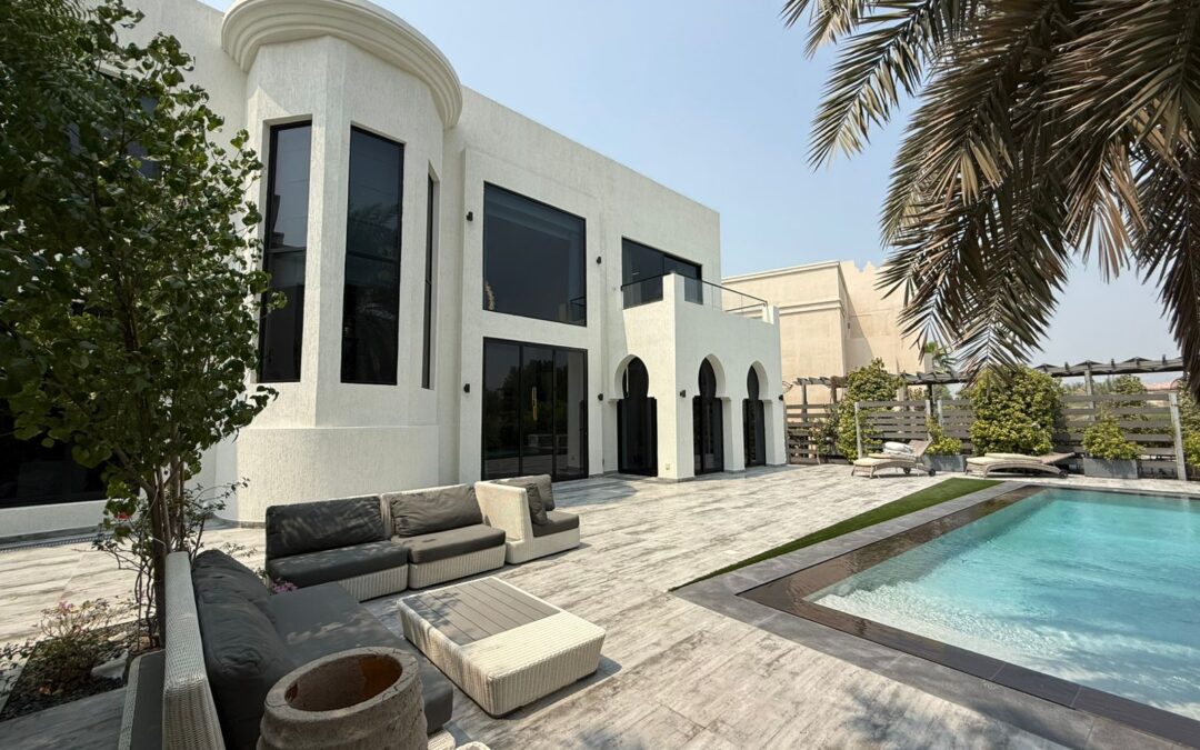 Fully Renovated 4BR | Jumeirah Islands | Lake View